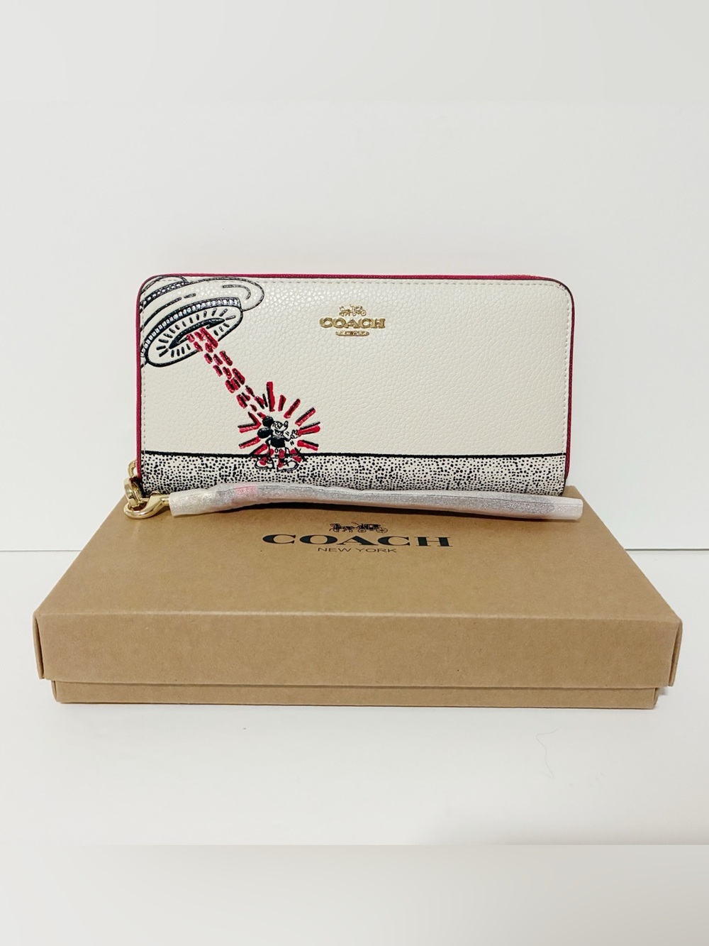 🌸COACH Limited Edition Disney Mickey Mouse Wristlet Long Wallet